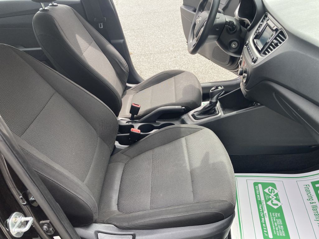 2019 Hyundai Accent Image 15