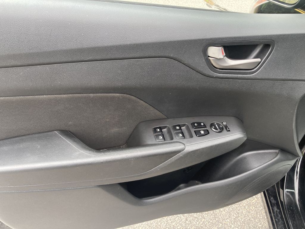 2019 Hyundai Accent Image 16