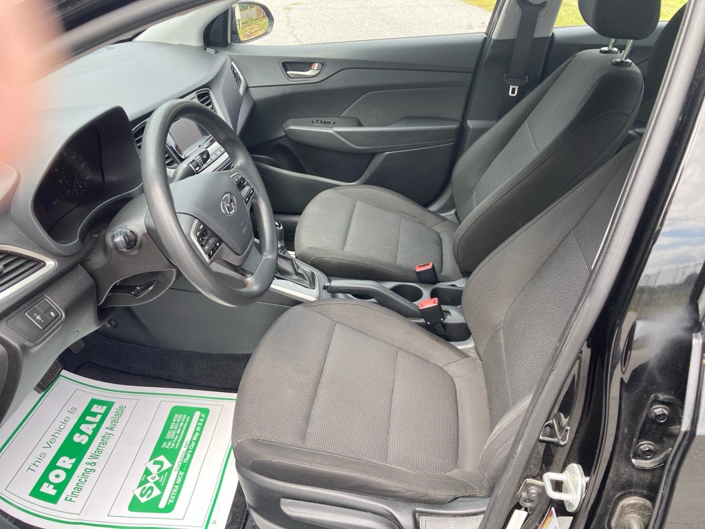 2019 Hyundai Accent Image 24