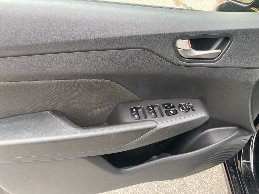 2019 Hyundai Accent Image 25