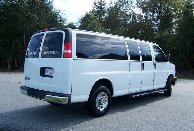 2016 Chevrolet Express Image 1