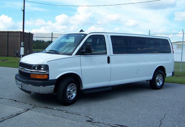 2016 Chevrolet Express Image 2
