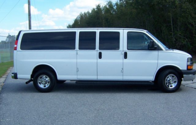 2016 Chevrolet Express Image 5