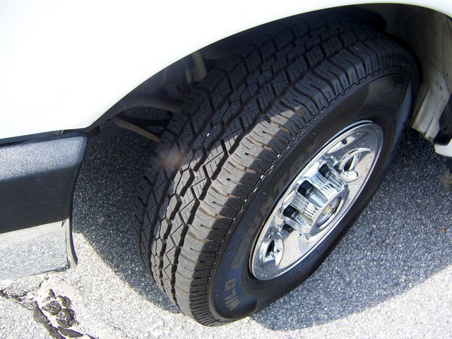2016 Chevrolet Express Image 10