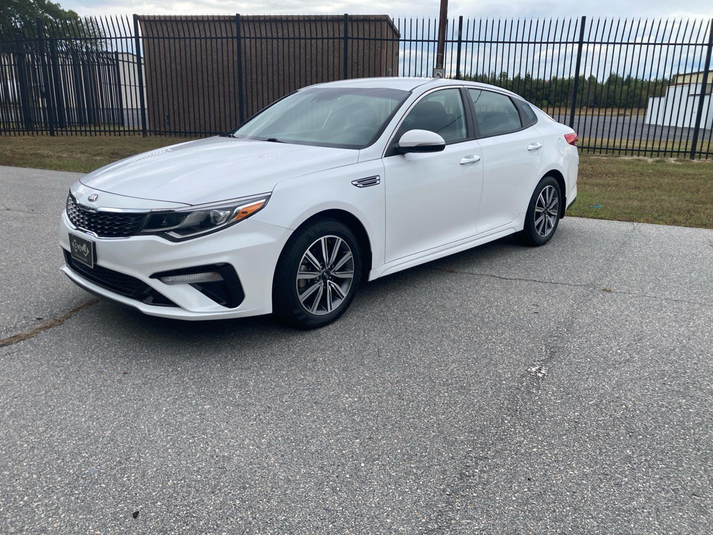 2019 Kia Optima Image 1