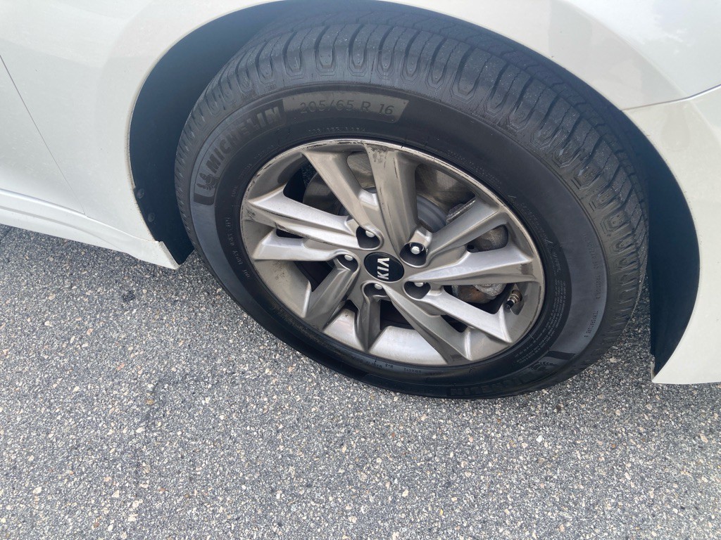 2020 Kia Optima Image 10