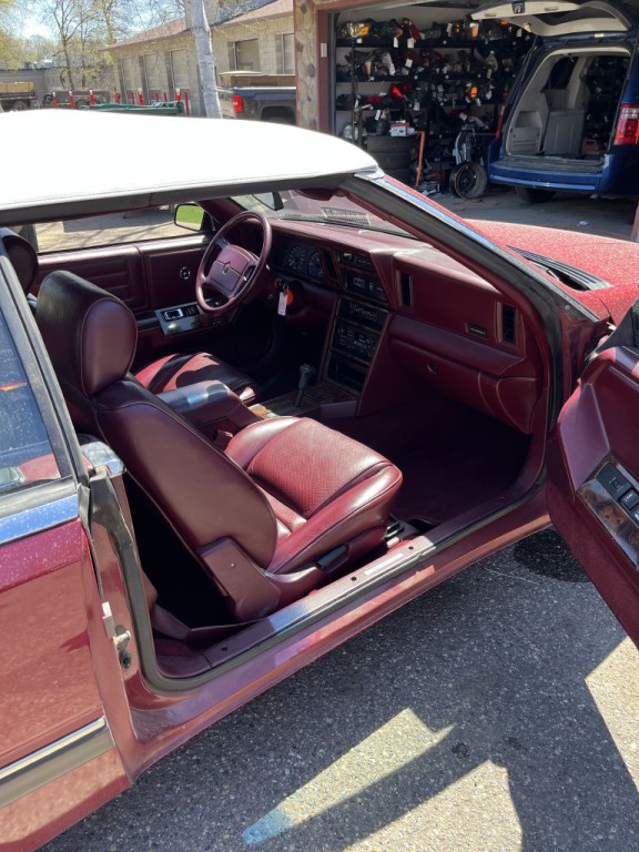 1989 Chrysler LeBaron Image 16
