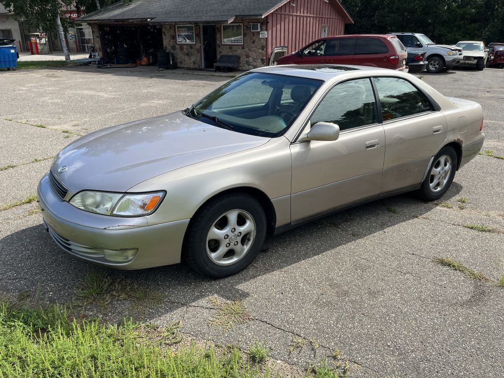 1998 Lexus ES 300 Image 1