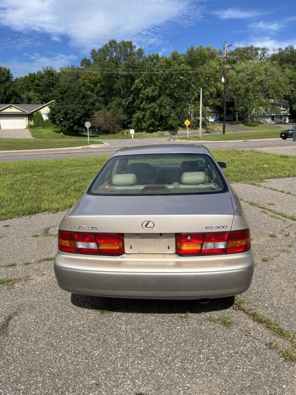 1998 Lexus ES 300 Image 3