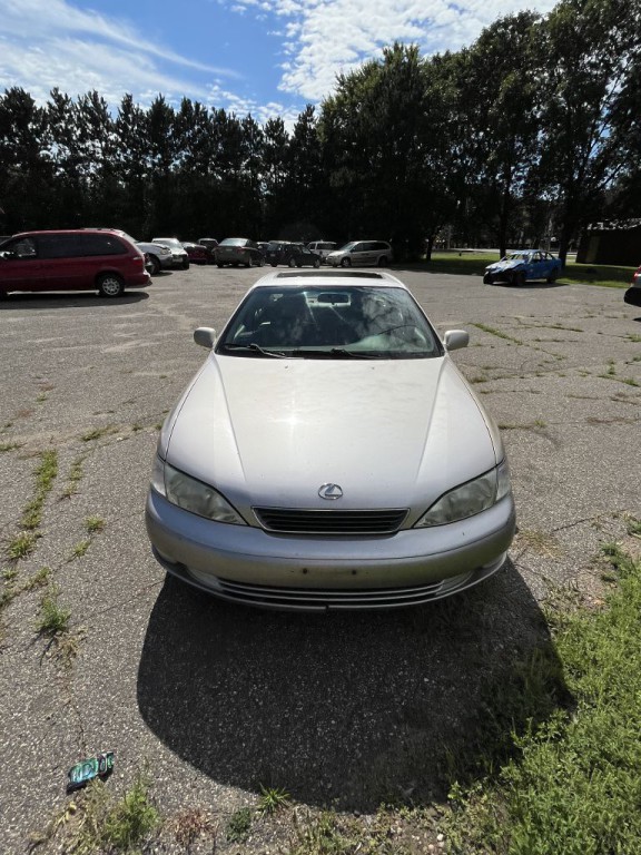 1998 Lexus ES 300 Image 4
