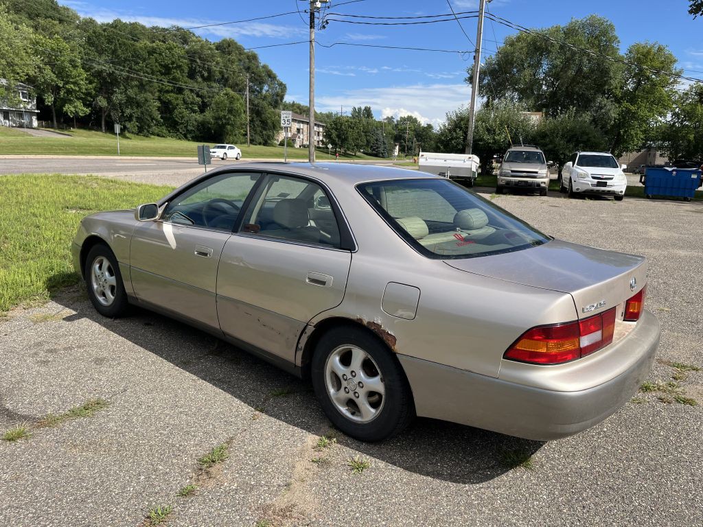 1998 Lexus ES 300 Image 6