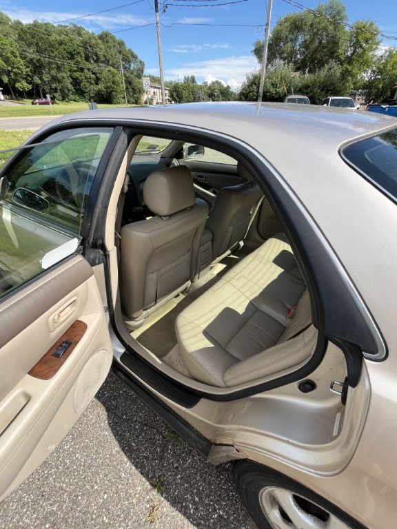 1998 Lexus ES 300 Image 17