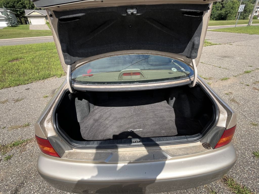 1998 Lexus ES 300 Image 19