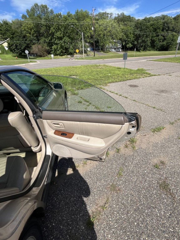 1998 Lexus ES 300 Image 21