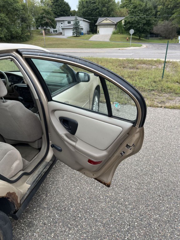 2003 Chevrolet Malibu Image 11