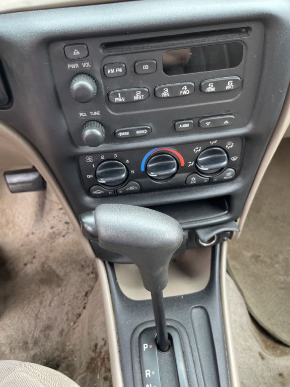 2003 Chevrolet Malibu Image 16