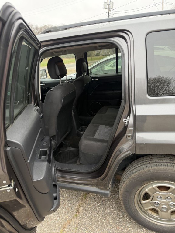 2016 Jeep Patriot Image 9