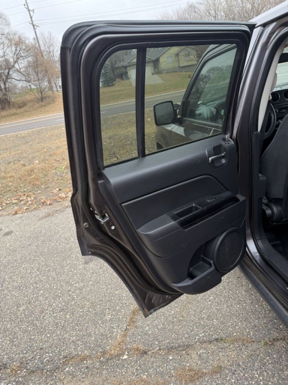 2016 Jeep Patriot Image 10