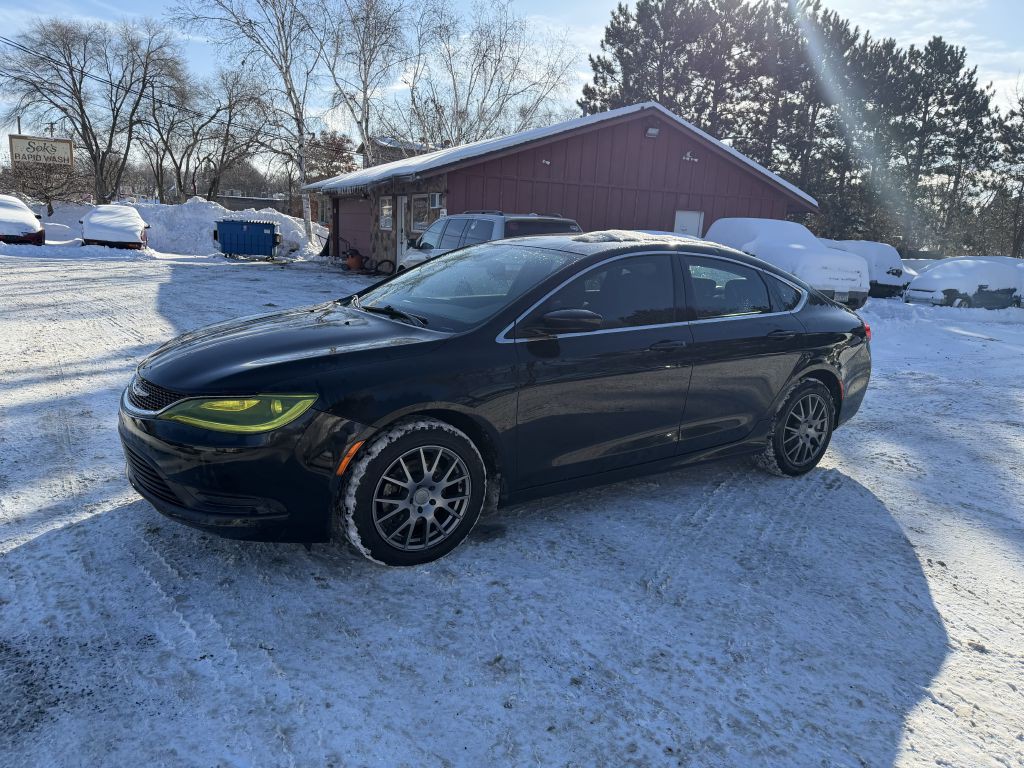 2015 Chrysler 200 Image 2