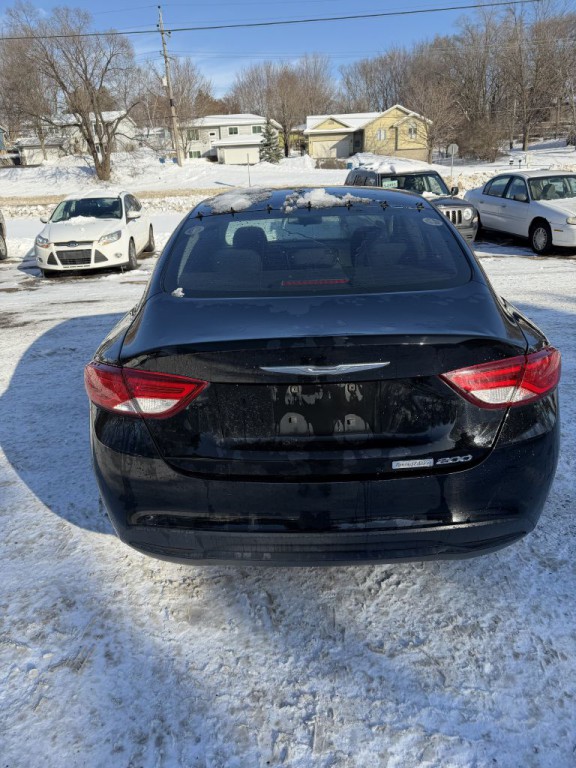 2015 Chrysler 200 Image 3