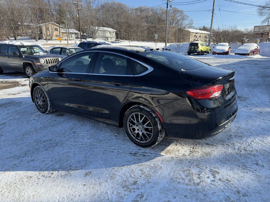 2015 Chrysler 200 Image 6