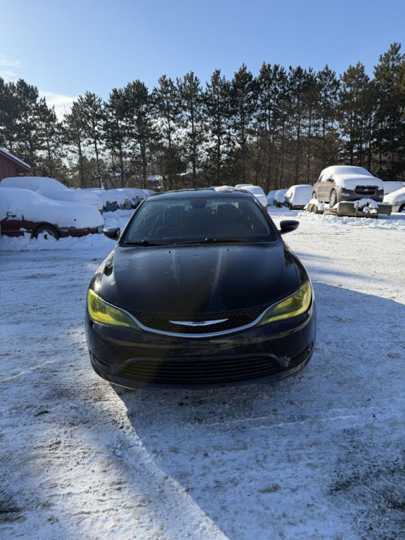 2015 Chrysler 200 Image 8