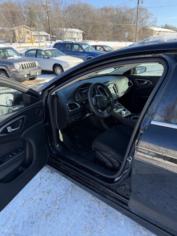 2015 Chrysler 200 Image 14