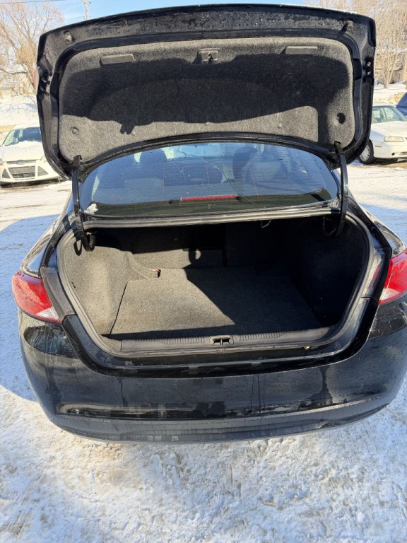 2015 Chrysler 200 Image 17