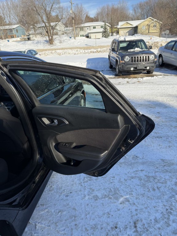 2015 Chrysler 200 Image 20