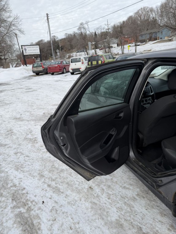 2012 Ford Focus Image 10