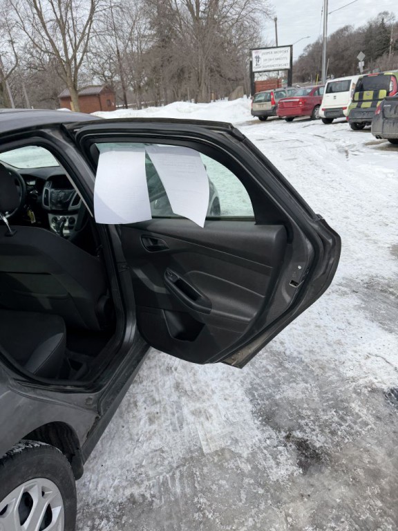 2012 Ford Focus Image 12