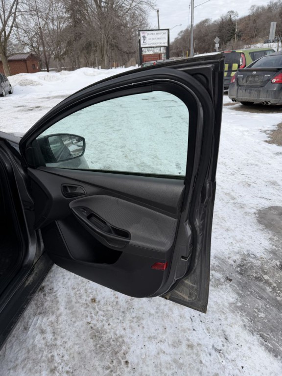 2012 Ford Focus Image 13