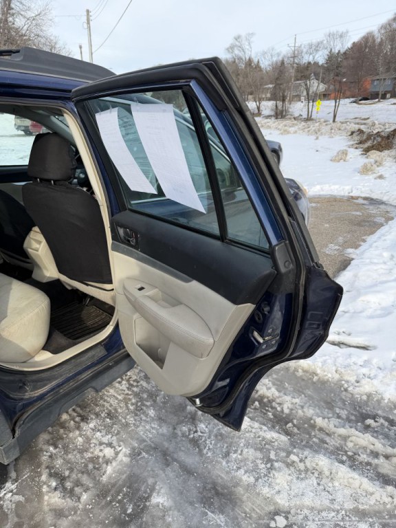 2010 Subaru Outback Image 10