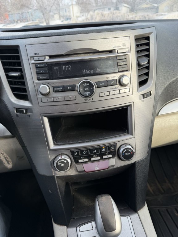 2010 Subaru Outback Image 15