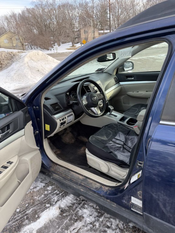 2010 Subaru Outback Image 17