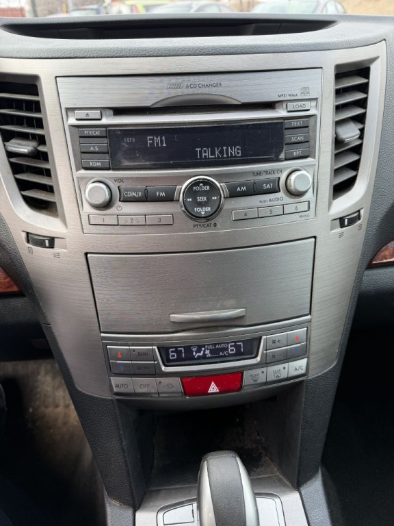 2011 Subaru Outback Image 3