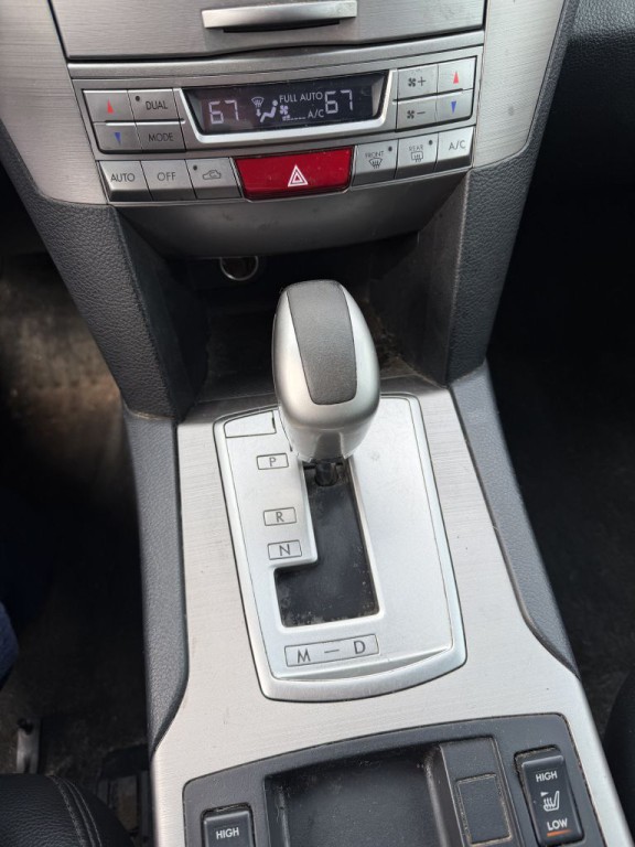 2011 Subaru Outback Image 4