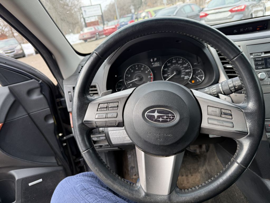 2011 Subaru Outback Image 7