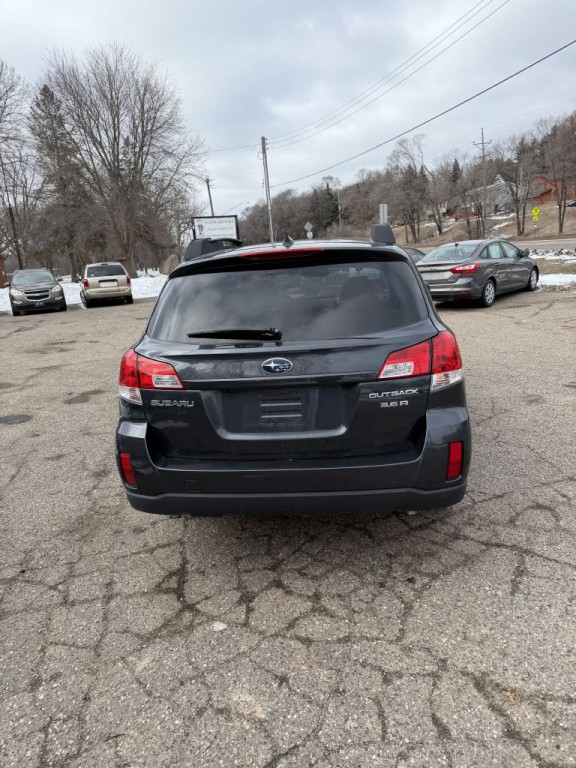 2011 Subaru Outback Image 13