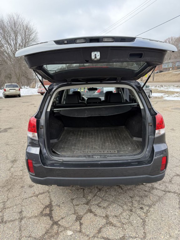 2011 Subaru Outback Image 14