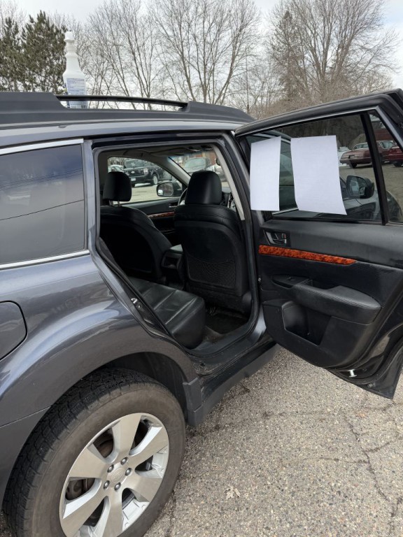 2011 Subaru Outback Image 19