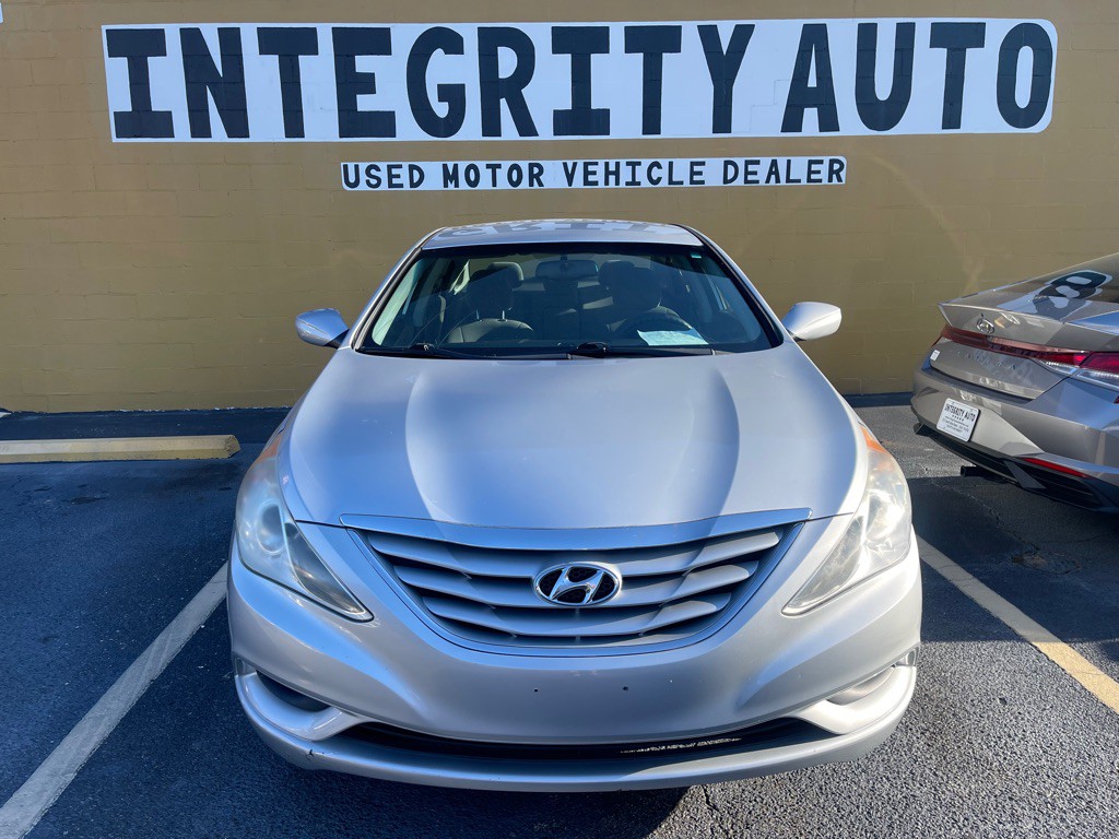 2013 Hyundai Sonata Image 1