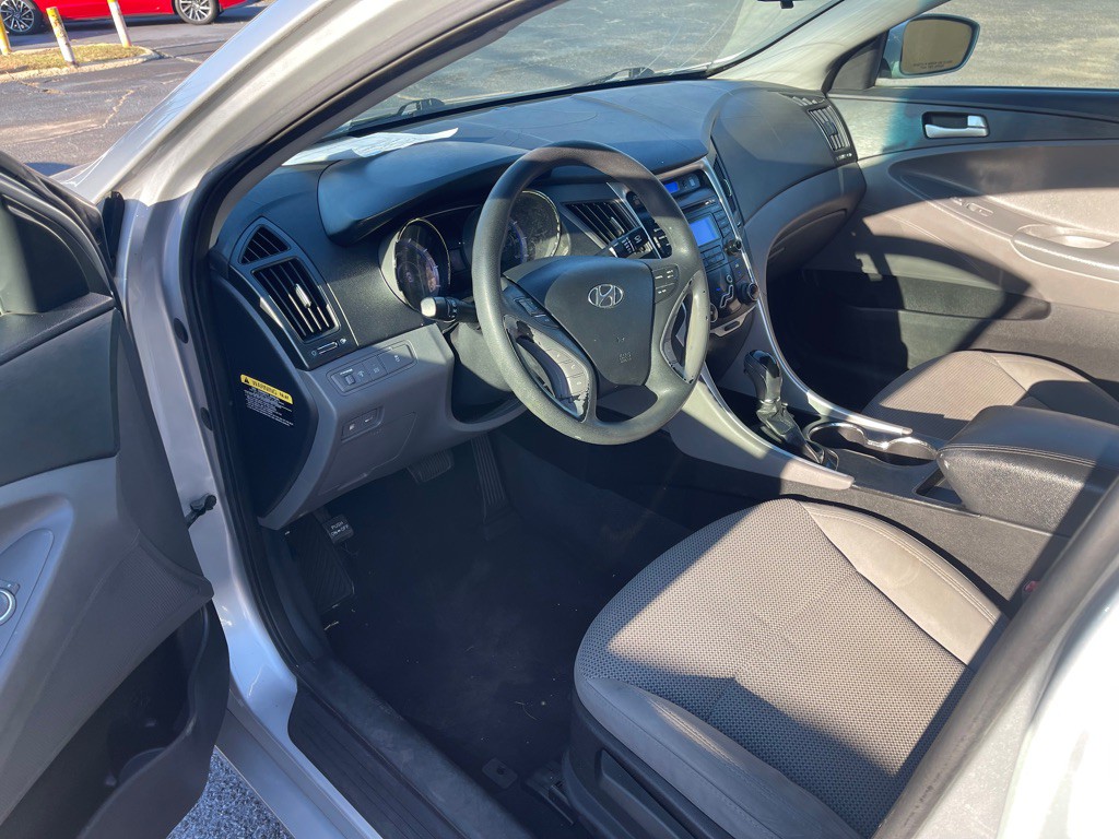 2013 Hyundai Sonata Image 6