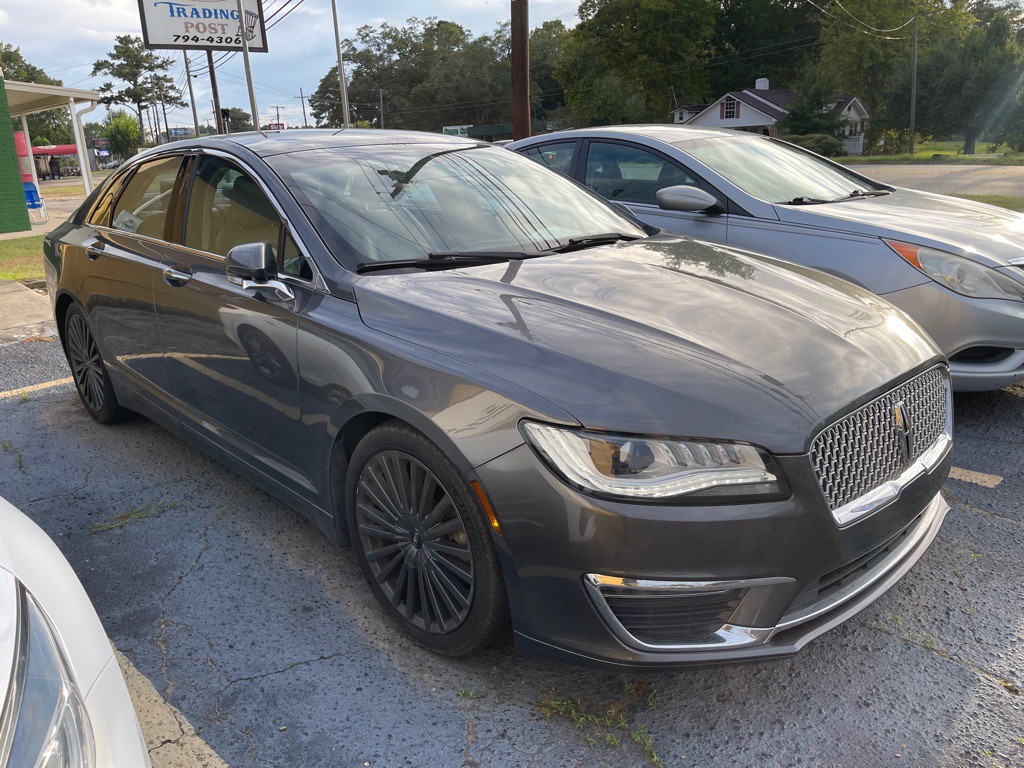 2017 Lincoln MKZ Image 2