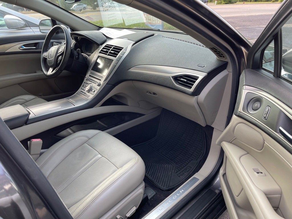 2017 Lincoln MKZ Image 7