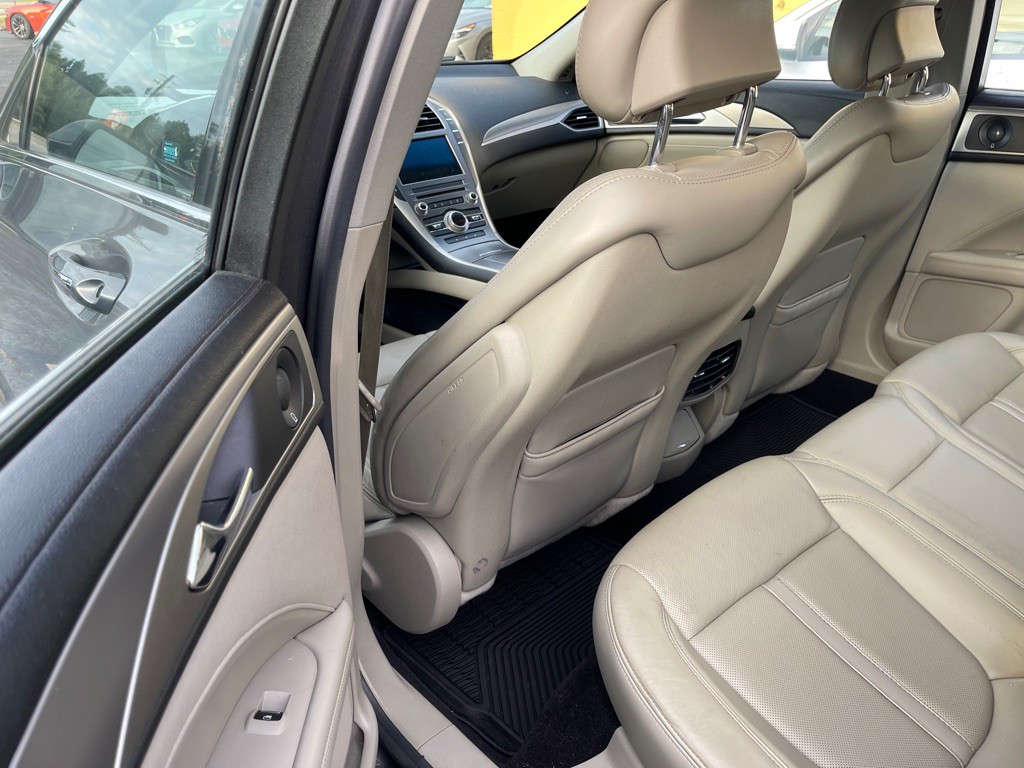 2017 Lincoln MKZ Image 8