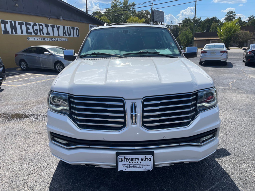 2015 Lincoln Navigator Image 2