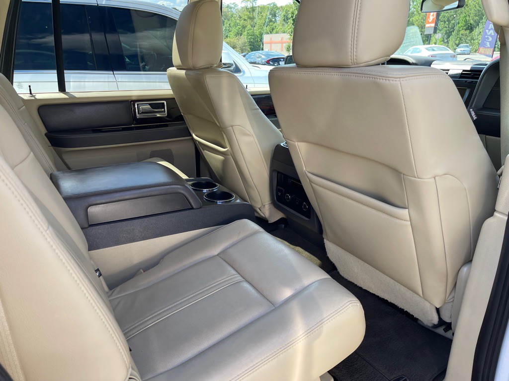 2015 Lincoln Navigator Image 10