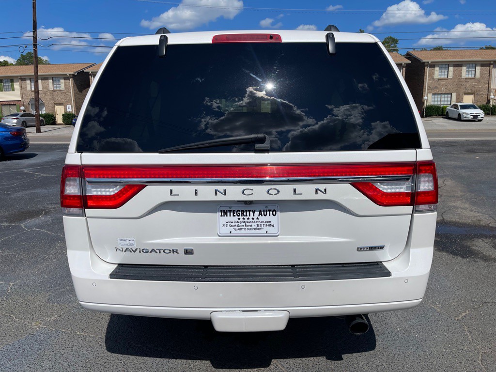 2015 Lincoln Navigator Image 14