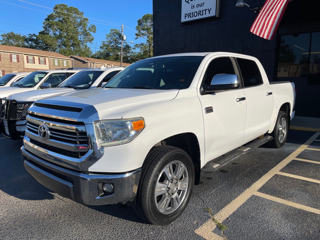 2017 Toyota Tundra Image 2
